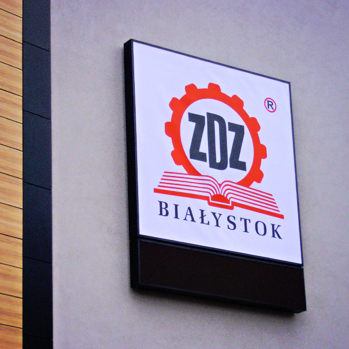 Key Company | LARGE SCALE | Light boxes | ZDZ Białystok